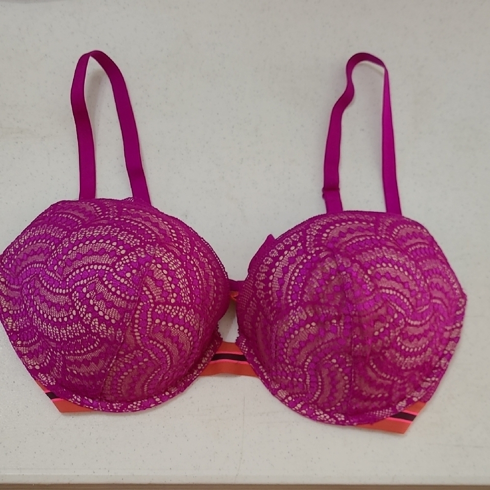 Victoria's Secret Purple Lace over Tan Very Sexy Push-up Bra size 40D